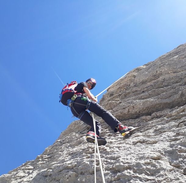 Kletterer seilt sich ab