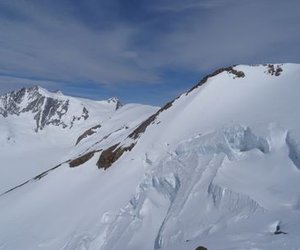 View of the Fiescherhörner from the ascent to the Finsteraarhorn.