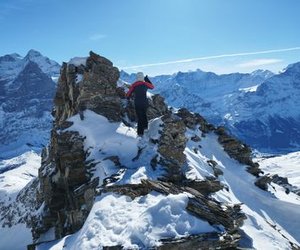 Ski tourers on the ridge of the Schwarzhorn.