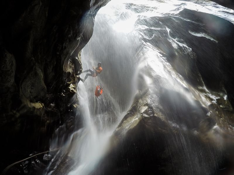 Canyoning bei Regen: Warum die besten Touren nass starten