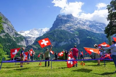 Schweizer Tradition - Flaggenwerfen